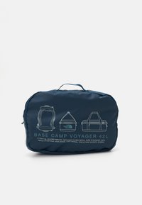 The North Face BASE CAMP VOYAGER DUFFEL 42L UNISEX - Aizturis - midnight petrol/algae blue