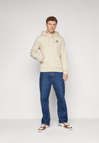 GANT MEDIUM ARCHIVE SHIELD HOODIE - Mikina - beige