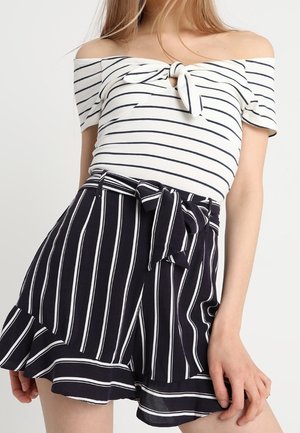 Miss Selfridge T-Shirt print - white