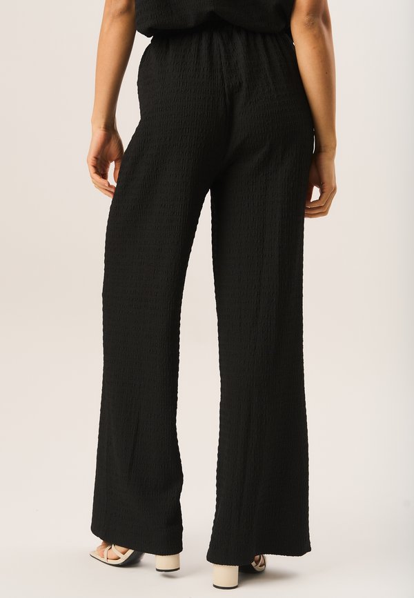 TEXTURED ELASTIC WAIST PULL ON - Trousers2