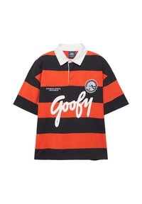 Chemise de rugby à manches courtes avec larges rayures noires et orange, col blanc, texte "Goofy" et petite écusson graphique de Goofy sur la poitrine.