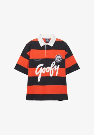 Rugby tričko s krátkými rukávy se širokými černými a oranžovými pruhy, bílým límečkem, nápisem "Goofy" a malou grafickou nášivkou Goofy na hrudi.