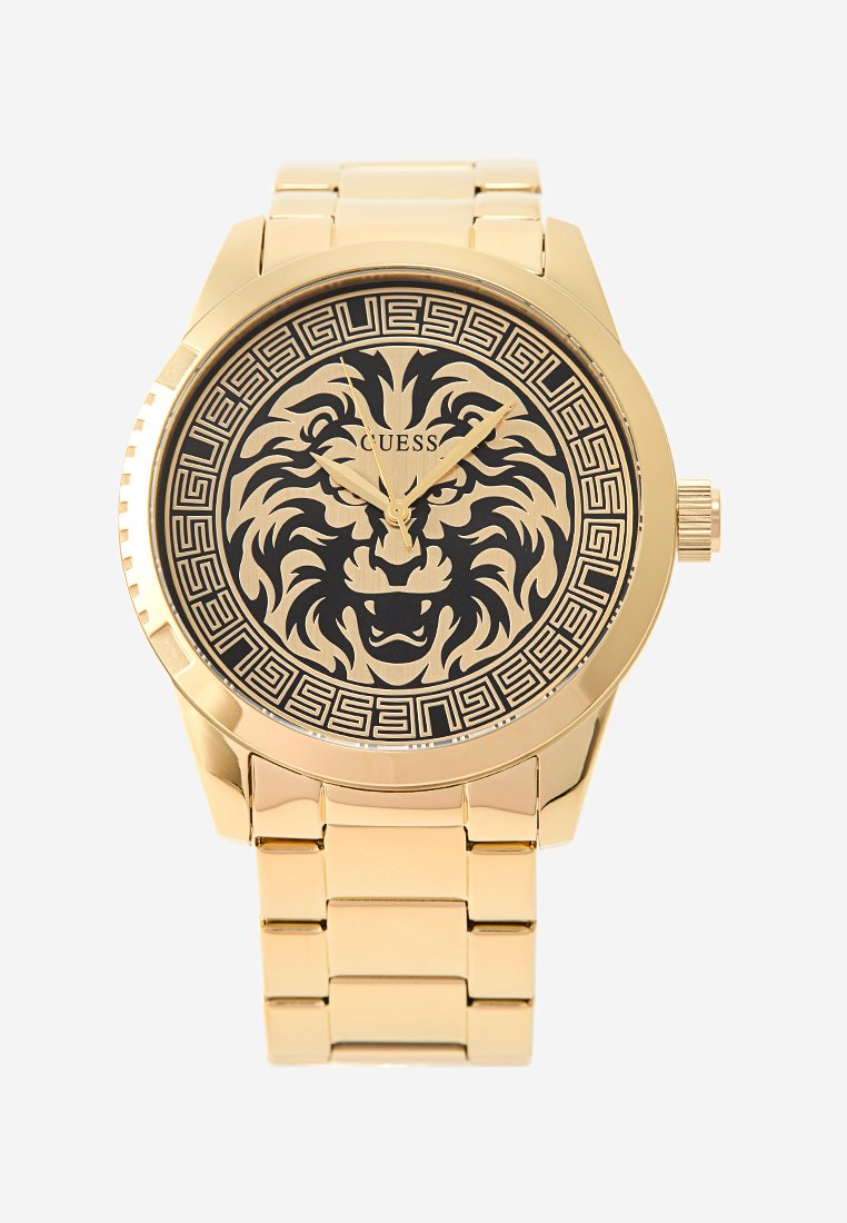 Reloj en tono dorado con un diseño de león en la esfera negra, acentos geométricos y una pulsera de eslabones metálicos. Presenta una caja redonda y una corona.