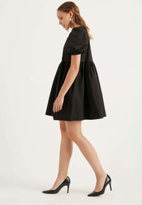 Herita SMOCK MINI  - Freizeitkleid - black