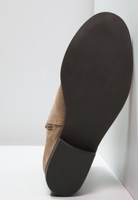Esprit Botines de cuña - beige