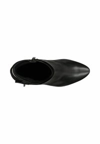 Černé kotníkové boty vyrobené z hladké kůže s špičatou špičkou, vnitřním podšíváním a bočním zipem pro zapínání. Disponují elegantním, minimalistickým designem.