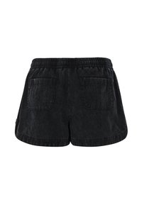 Zwarte denim shorts met een elastische tailleband, voorzien van twee achterzakken en een ontspannen pasvorm. De stof heeft een gestructureerde afwerking.