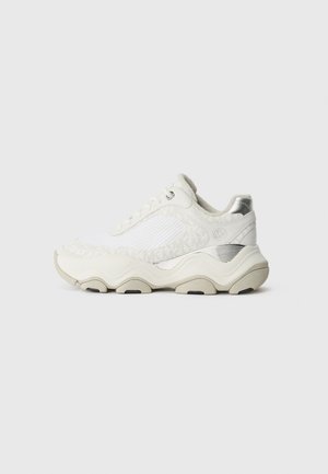Trainers - bright white