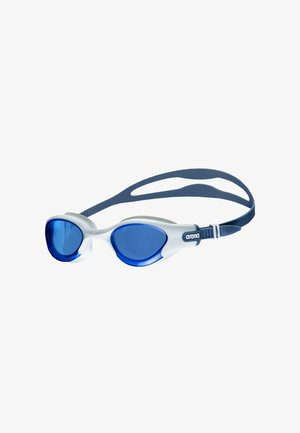 Gafas de natación con un diseño blanco y azul, que presentan una cinta ancha, una forma de lente redondeada y lentes tintados en azul para reducir el deslumbramiento.