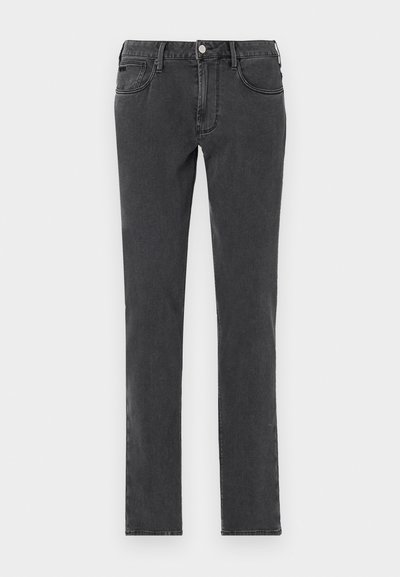 Jeans de denim negro con un diseño de pierna recta, que cuentan con bolsillos frontales, una bragueta con botón y un acabado suave, ligeramente texturizado.
