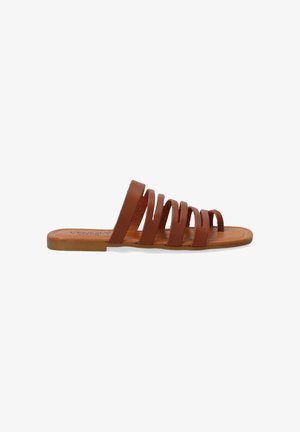 Brune læder slidesandaler med flere slanke remme og flad sål. Tekstureret indersål for komfort. Minimalistisk design.