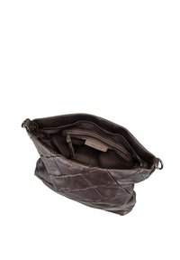 Braune Lederhandtasche mit gestepptem Design, großem Öffnungsbereich, Innenreißverschlussfach und stabiler Schultergurtbefestigung. Strukturiertes Finish.