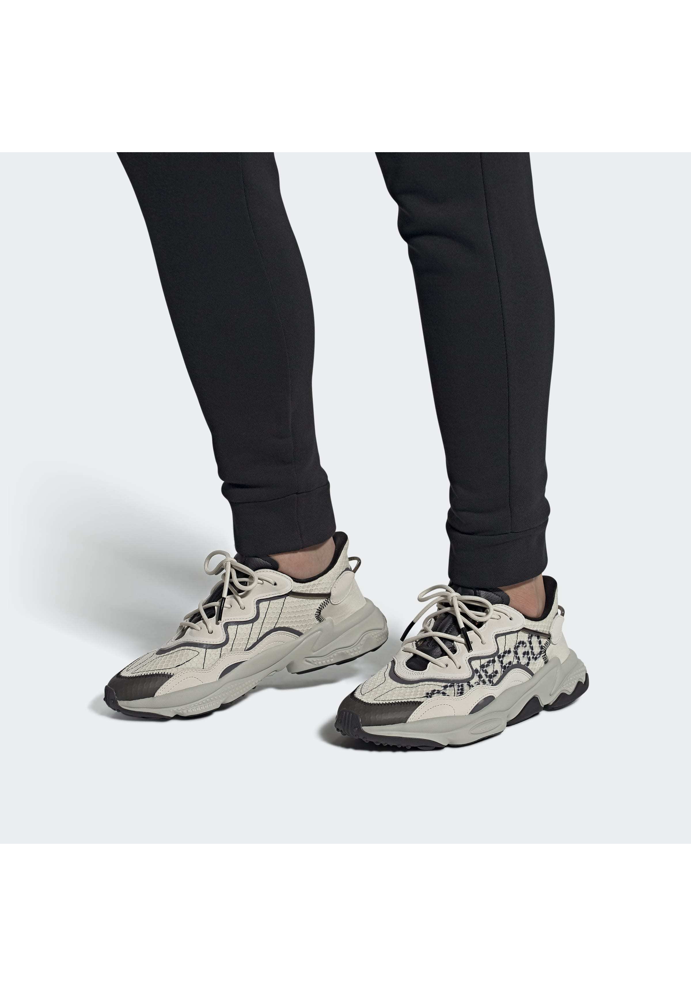 adidas Originals OZWEEGO SHOES - Sneakers laag - brown/Beige ... adidas Originals OZWEEGO SHOES - Sneakers laag - brown/Beige ...