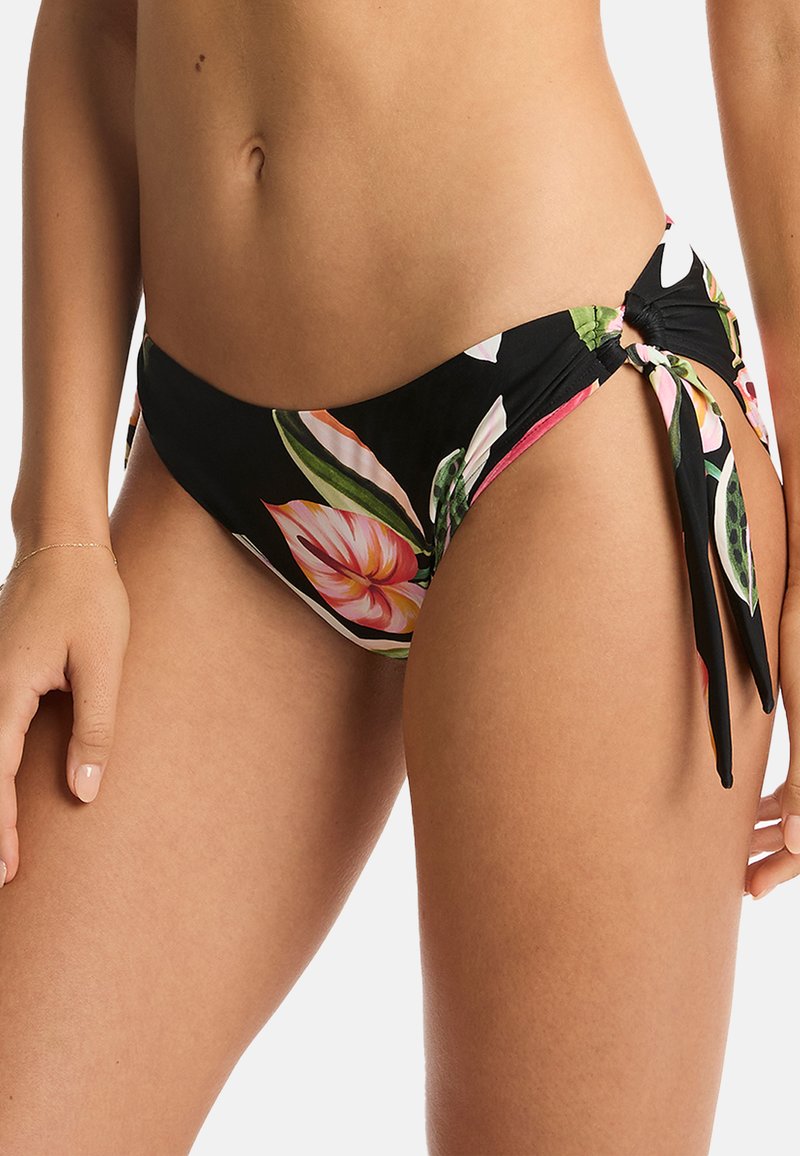 Czarne bikini z kwiatowym wzorem, z wyrazistym printem różowych i zielonych kwiatów, z wiązaniami po bokach i gładką fakturą.