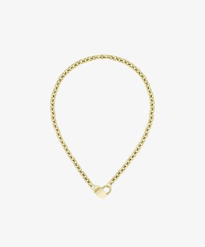 Collana in oro con maglie ovali collegate, caratterizzata da un distintivo dettaglio a chiusura a lucchetto a forma di cuore. Texture liscia, finitura lucida.