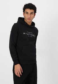 Tommy Hilfiger HOODY - Sweatshirt - black