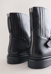 Next REGULAR FIT - FOREVER COMFORT BIKER - Aulinukai su platforma - black leather