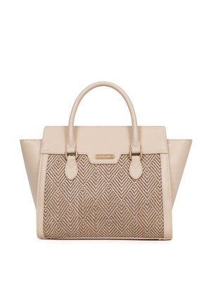 Sac fourre-tout beige avec un panneau avant à motif chevrons, deux poignées et des panneaux latéraux lisses, présenté sur un fond blanc.