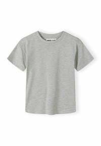 T-shirt gris clair à manches courtes et col rond avec un logo brodé subtil sur le côté gauche de la poitrine, présenté sur un fond blanc.