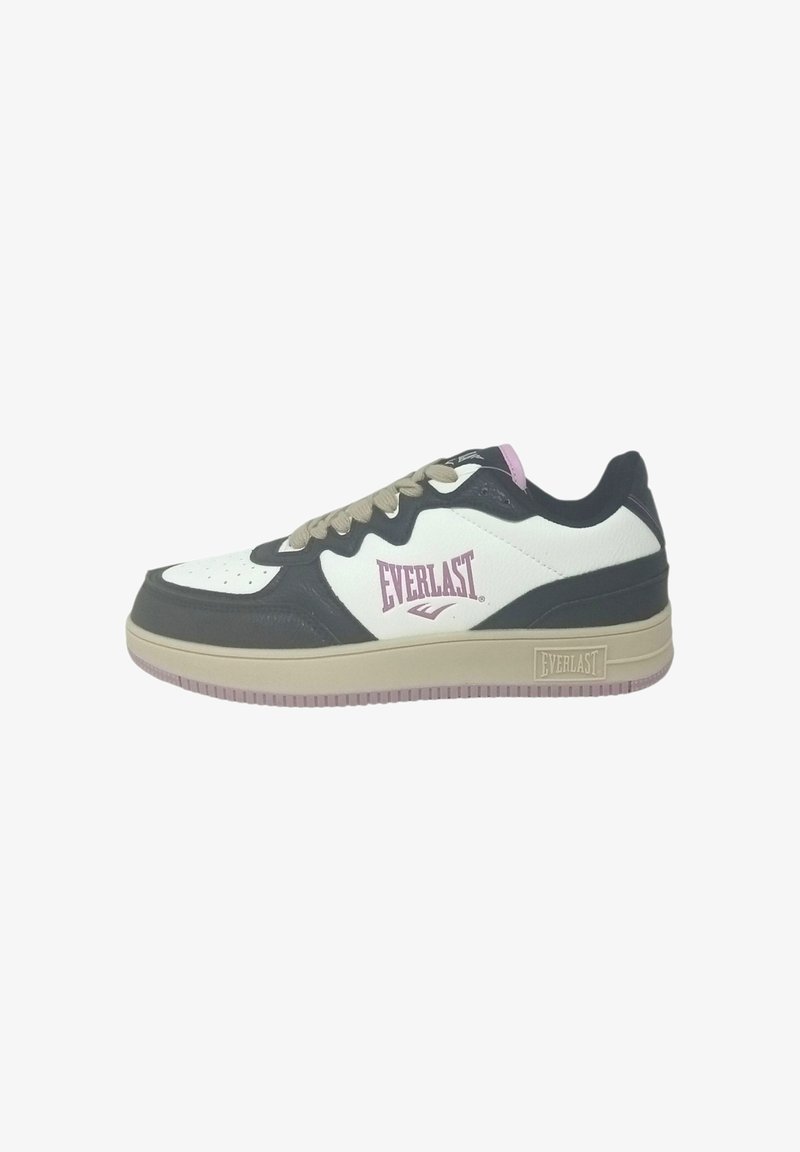 Sneakers Everlast con tomaia in pelle bianca, accenti neri e suola beige. Presentano un logo rosa, punta rotonda e design con lacci.