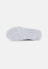 Lacoste T-CLIP UNISEX - Sneakers - white