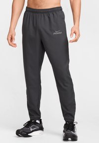 Ikke valgt, dark smoke grey