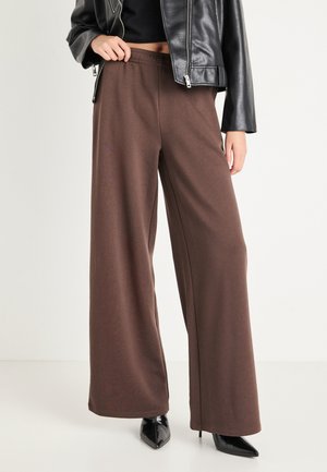 WIDE - Tracksuit bottoms - seal brown
