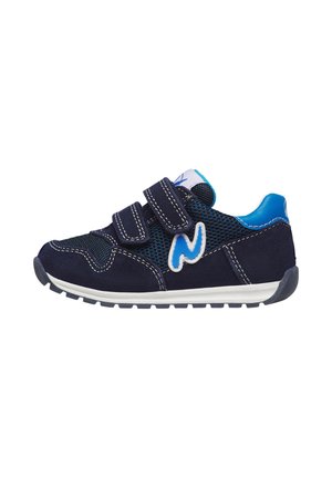 Sneaker per bambini di colore blu navy con rete blu, due cinturini in Velcro, suola bianca e un disegno a saetta blu e bianco sul lato.