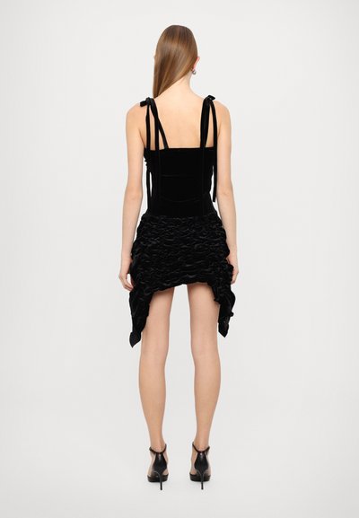 AVAVAV SMOCK DRESS - Koktailové šaty/večierkové šaty - velvet black