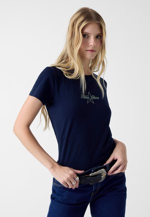 - T-shirt z nadrukiem