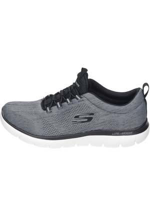 Trainers - black white