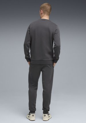 ESSENTIALS ELEVATED JOGGING SET - Tracksuit - dusky gray
