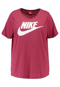 Nike tričko s krátkým rukávem v malinové barvě. Obsahuje velké bílé logo na přední straně, kulatý výstřih a měkkou texturu materiálu.