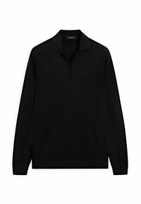 Sort strikket pullover med krave og lange ærmer; har en diskret ribbet tekstur og en lige kant.