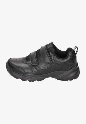 Zapatilla deportiva negra con parte superior de cuero sintético, doble correa de Velcro, diseño texturizado y suela acolchada para mayor comodidad y soporte.