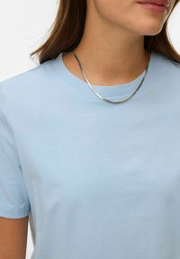 Vero Moda PAULINA - Βασικό μπλουζάκι - cashmere blue