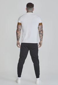 SIKSILK TECH - Basic T-shirt - white