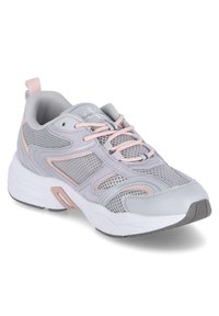 Scarpa atletica grigio chiaro con pannelli in rete, dettagli rosa, design con lacci, suola ammortizzata e suola in gomma testurizzata.