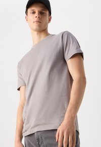 Mads Nørgaard THOR TEE - Pamata T-krekls - titanium