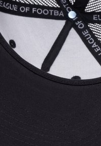 DEF SHOP X EUROPEAN LEAGUE OF PRAGUE LIONS TRUCKER  - Naģene - jet black tomato