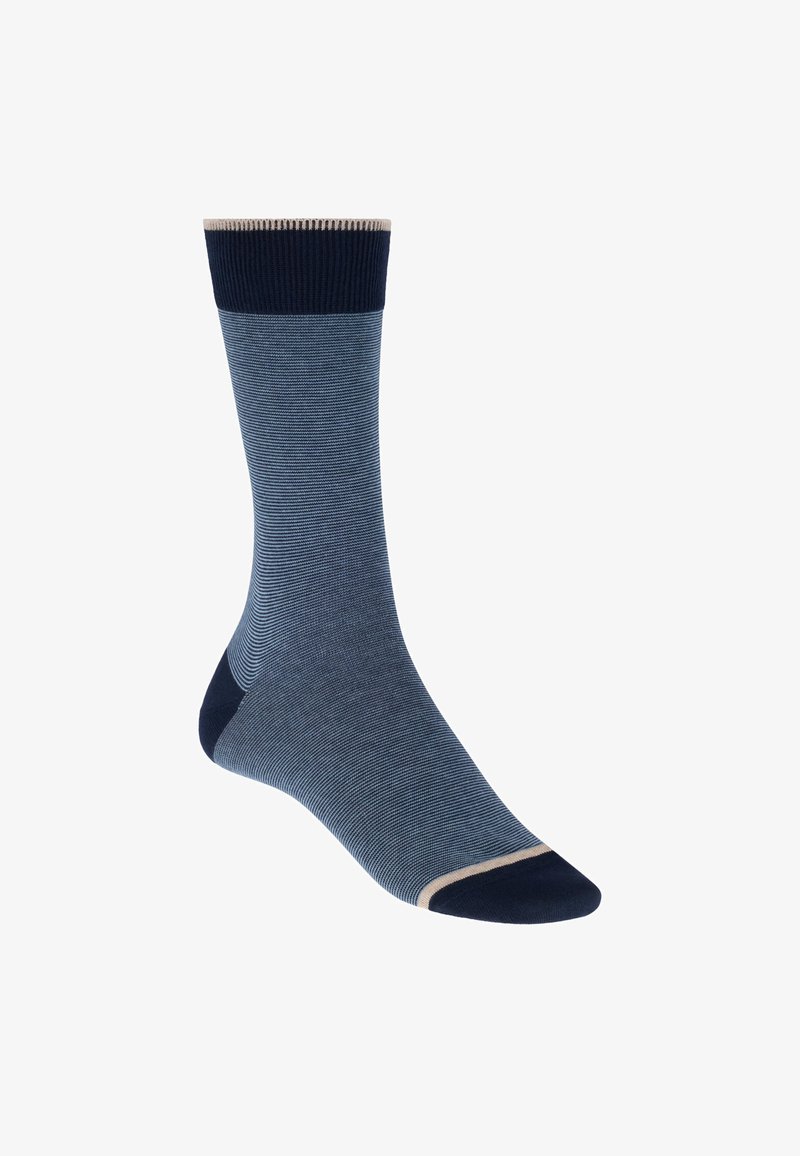 Chaussette mi-mollet à fines rayures bleu et blanc, avec bord-côte, talon et pointe bleu marine foncé, et une rayure beige près de la pointe.