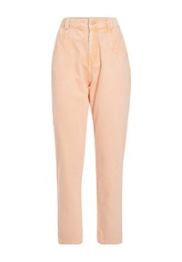 Jeans de tiro alto color melocotón claro con diseño de pierna recta. Cuenta con cinco bolsillos, cierre de botón y costuras en contraste.