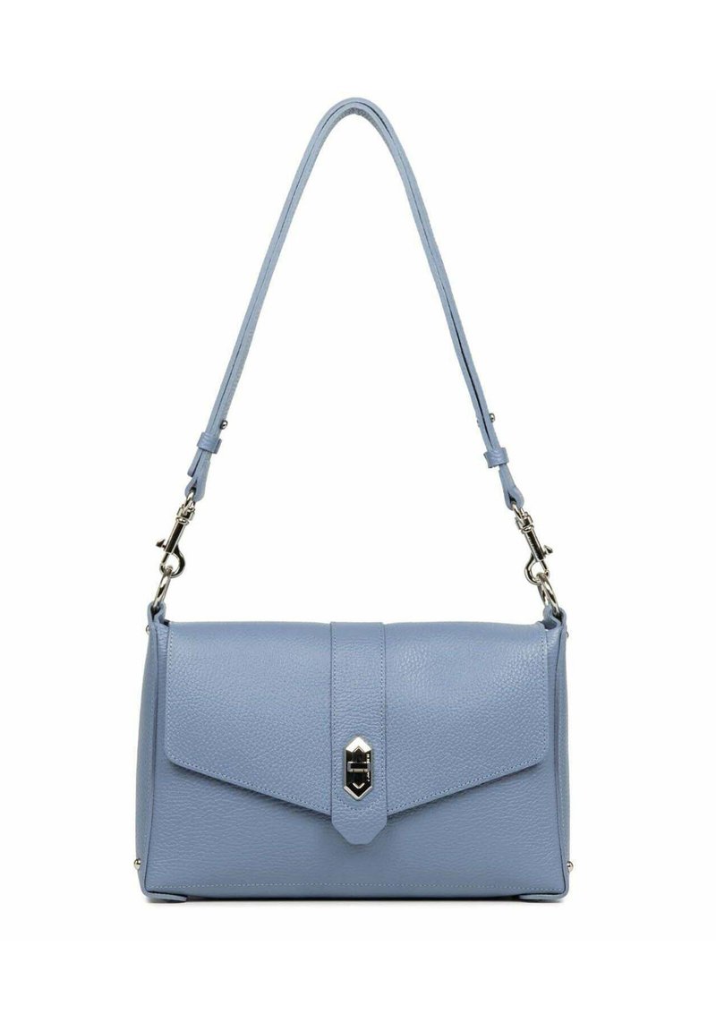 Lichtblauwe leren handtas met een rechthoekige vorm, voorzien van een voorflapsluiting, zilveren accenten en een afneembare schouderriem.