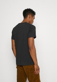 Nike Sportswear TEE - T-paita - black heather