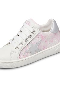 Sneakers bianchi con dettagli in glitter rosa e stella argentata. Presentano un design con lacci e suola in gomma testurizzata. Adatti per un abbigliamento casual.