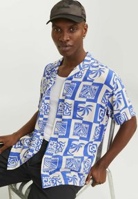 Jack & Jones JORLUKE OCEAN RESORT STYD - Camisa - dazzling blue
