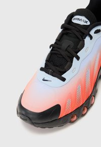 Nike Sportswear AIR MAX DN8 - Sneakers low - royal tint/chrome/crimson black