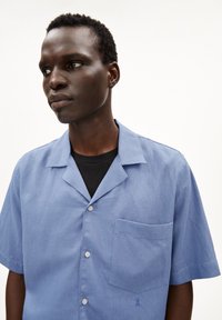 ARMEDANGELS LOVAAR LINO - Overhemd - blue stone