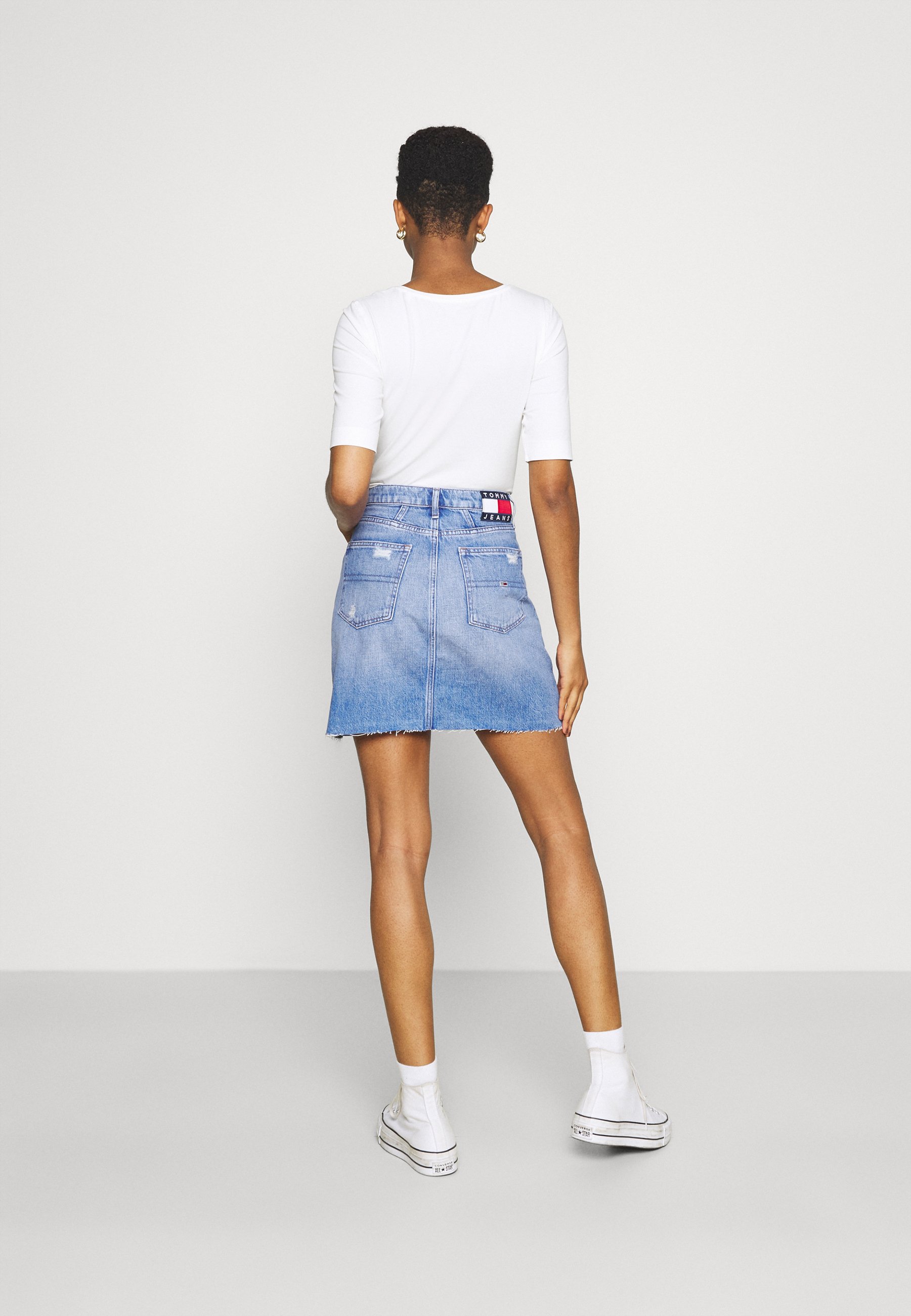 Tommy Jeans MOM SKIRT - Mini sijonas - denim light/šviesiai mėlyno džinso -  Zalando.lt