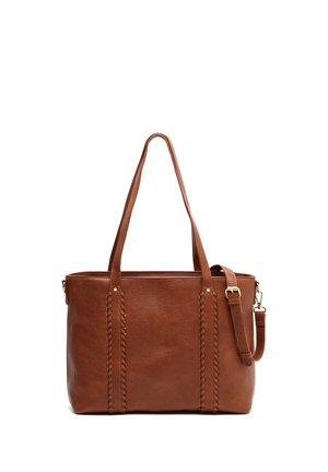 Smeđa kožna torba za nošenje s dvije duge ručke, odvojivim remenom za rame i ukrasnim pletenim šavovima na prednjoj strani.